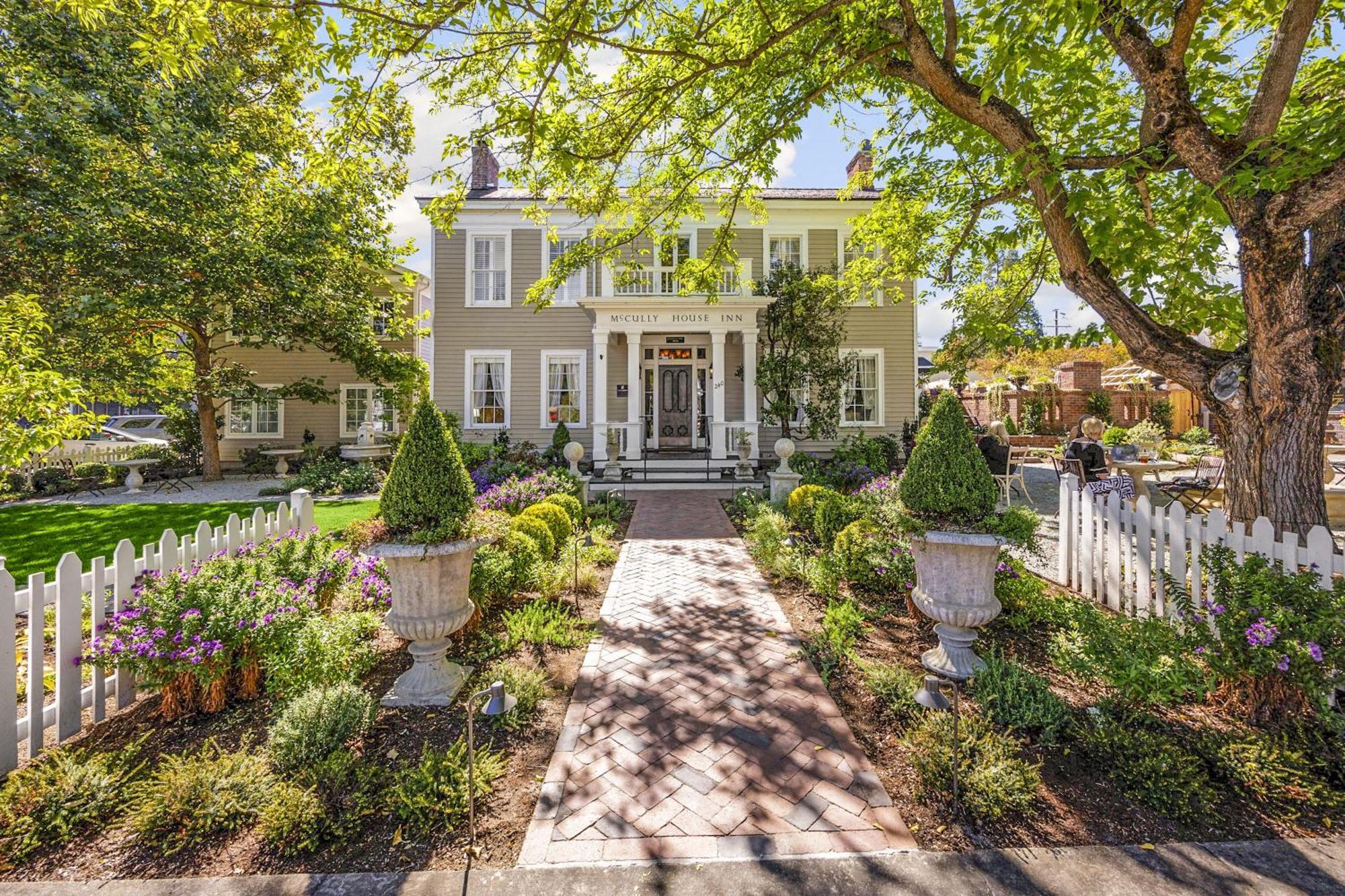 Mccully House Inn Jacksonville Exterior photo
